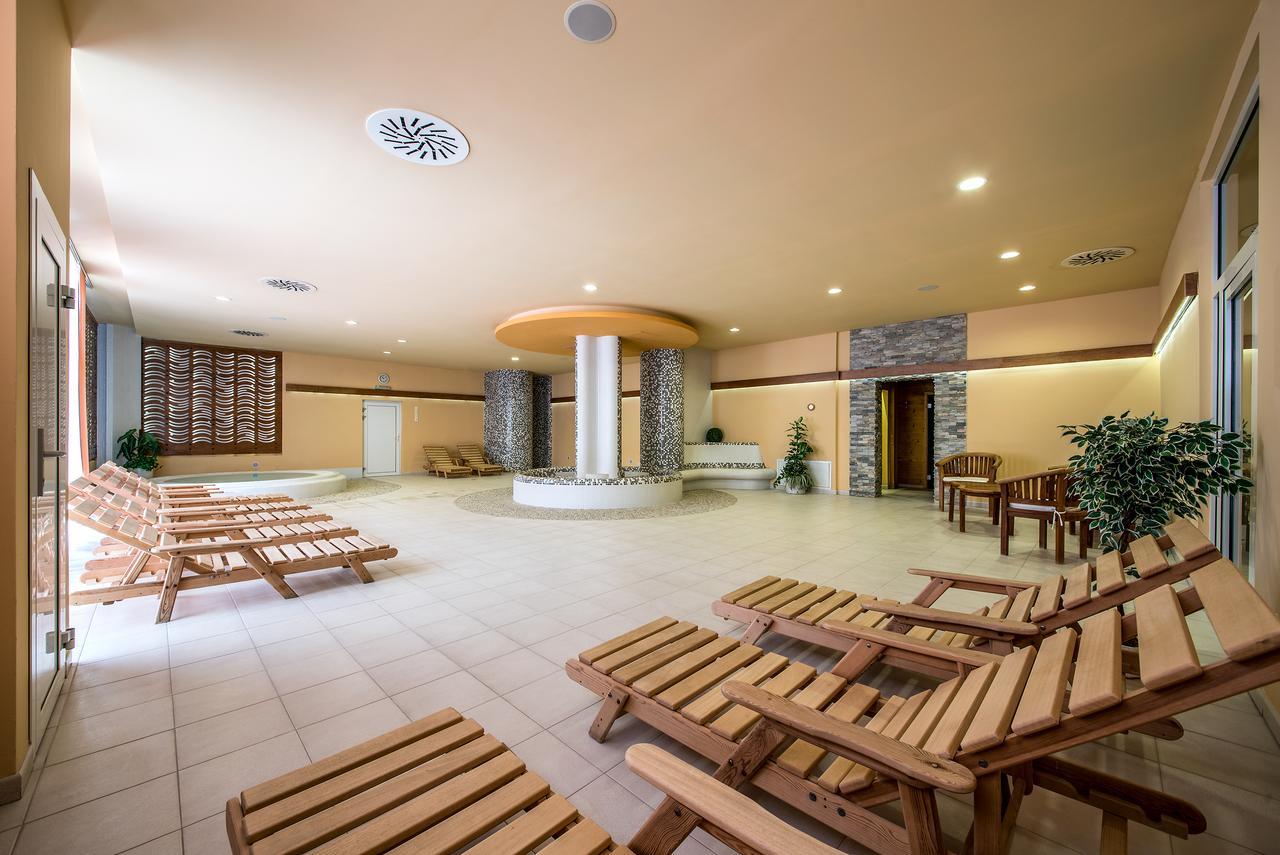 Hotel Jana Prerov Exterior photo