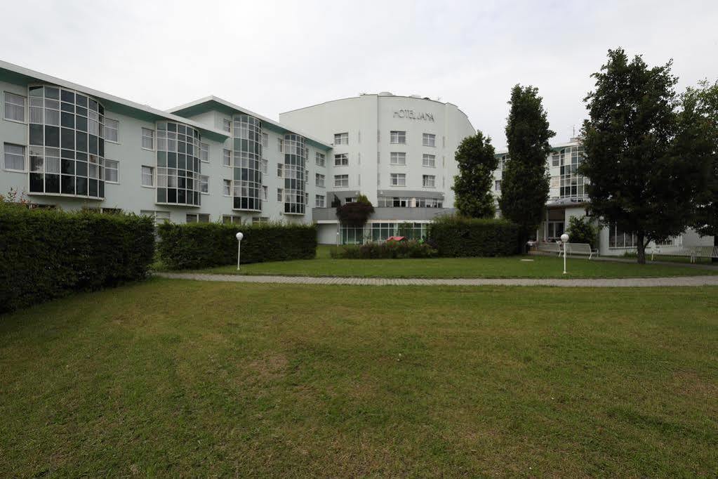 Hotel Jana Prerov Exterior photo